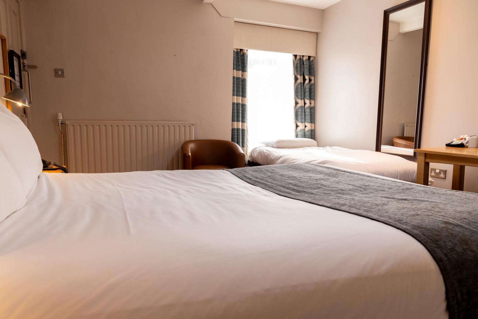 Hotel Hartwood Hall By Greene King